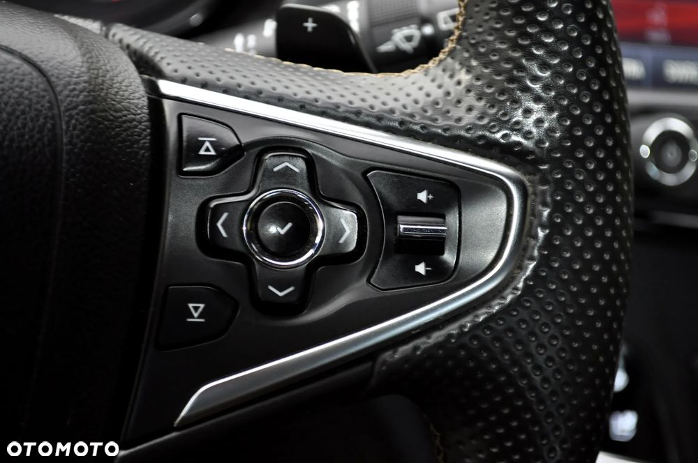 Opel Insignia 2.0 CDTI automatik Business Edition - 31