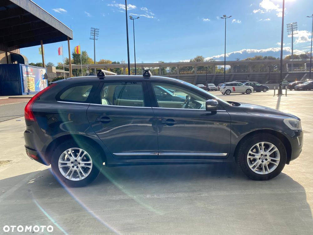 Volvo XC 60 D4 AWD Summum - 4