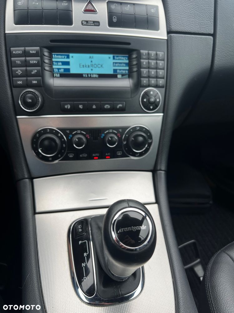 Mercedes-Benz CLK Coupe 200 Kompressor Automatik Avantgarde - 32