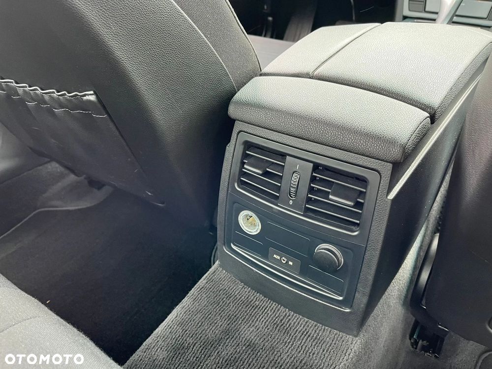 BMW Seria 5 520i - 26