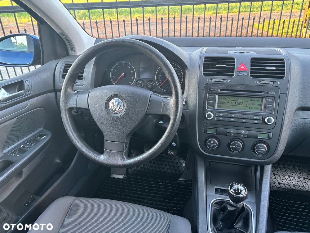 Volkswagen Golf 1.6 Basis - 26