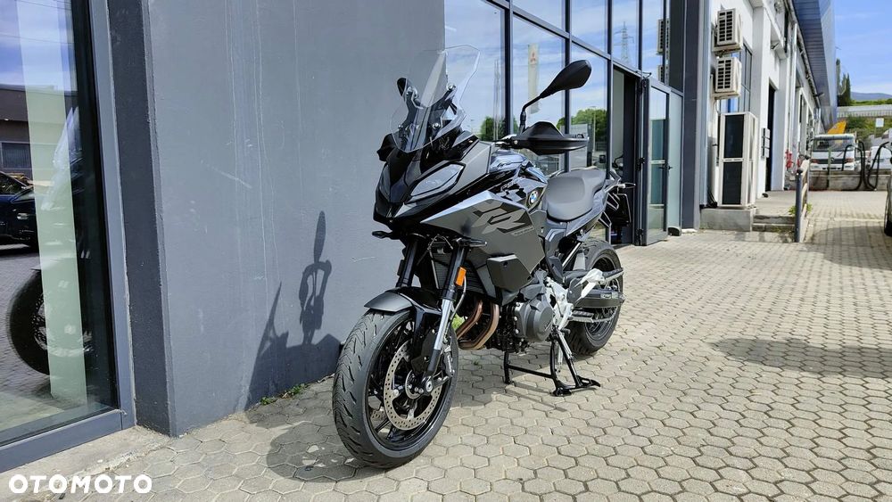 BMW XR - 1