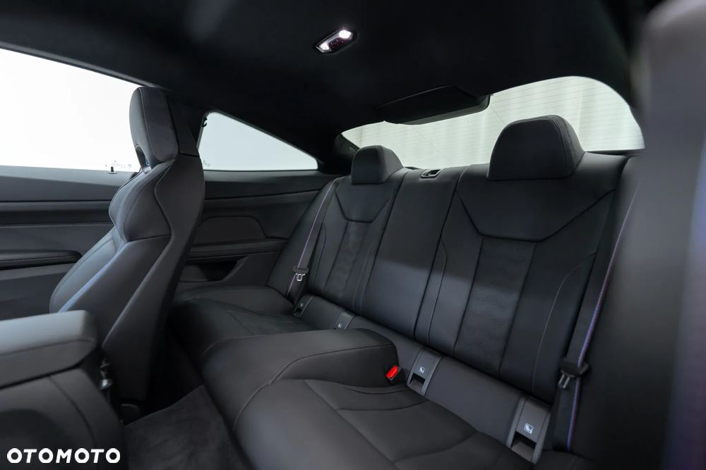 BMW M4 Competition M xDrive - 23