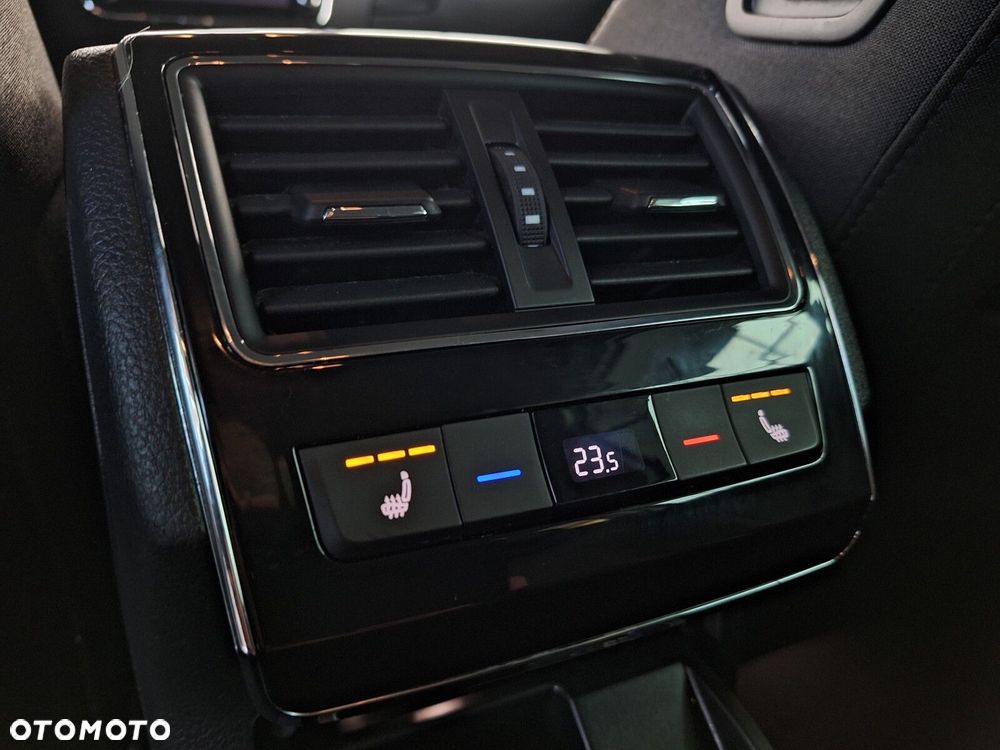 Skoda Superb 2.0 TDI SCR Style DSG - 22