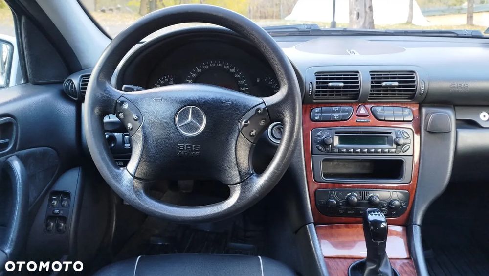 Mercedes-Benz Klasa C 220 T CDI Classic - 14