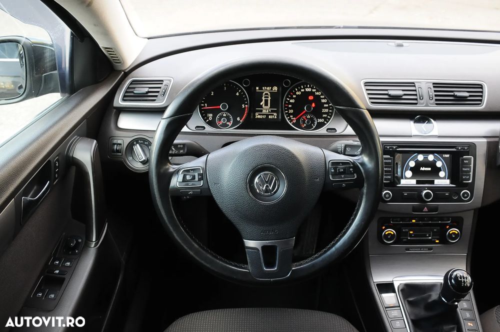 Volkswagen Passat Variant 2.0 TDI BlueMotion Technology Highline - 9