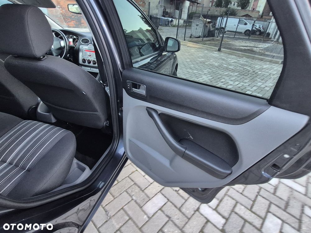 Ford Focus 1.6 16V Style - 21