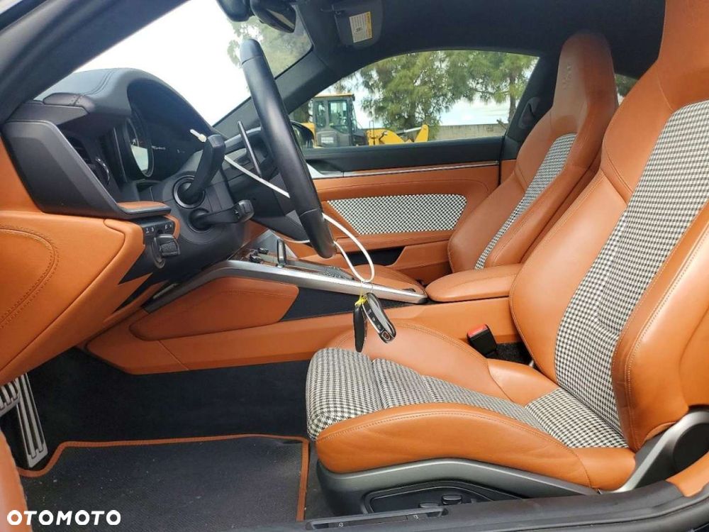 Porsche 911 - 8