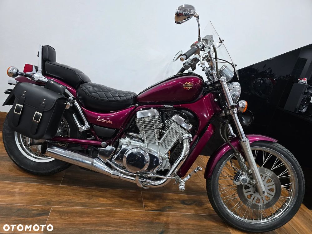 Suzuki Intruder - 24