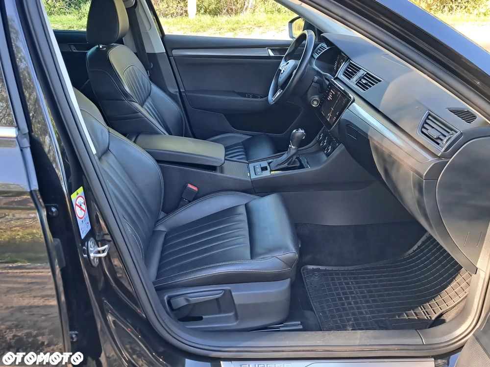 Skoda Superb 2.0 TDI DSG Ambition - 21