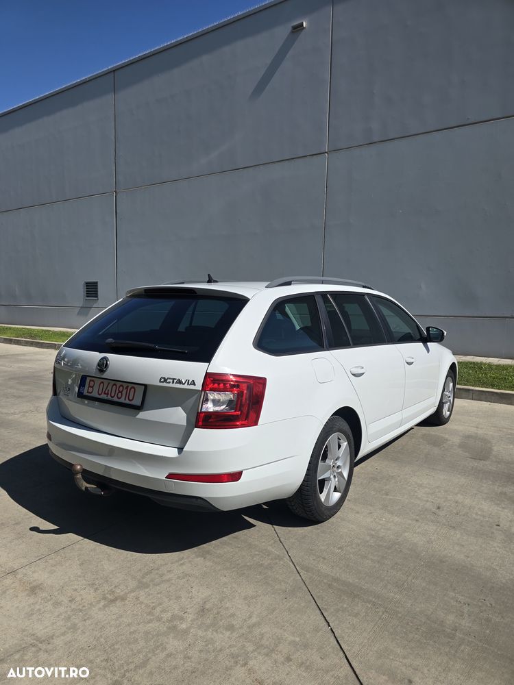 Skoda Octavia 2.0 TDI DSG Ambition - 8