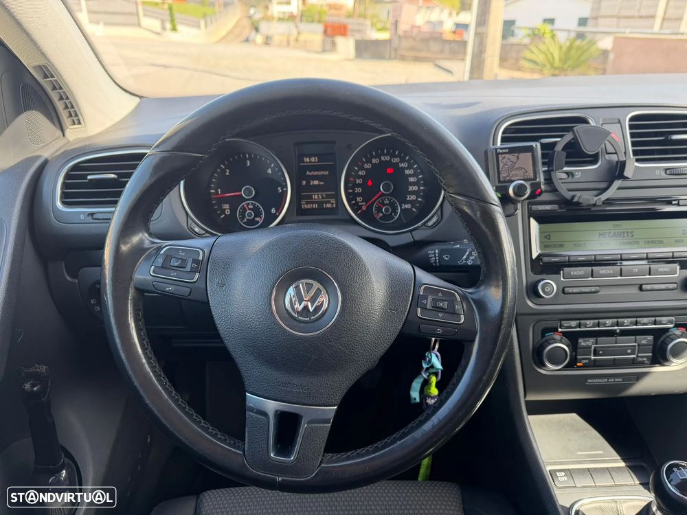VW Golf 2.0 TDi Confortline - 22