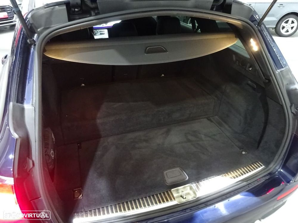 Mercedes-Benz E 300 - 33