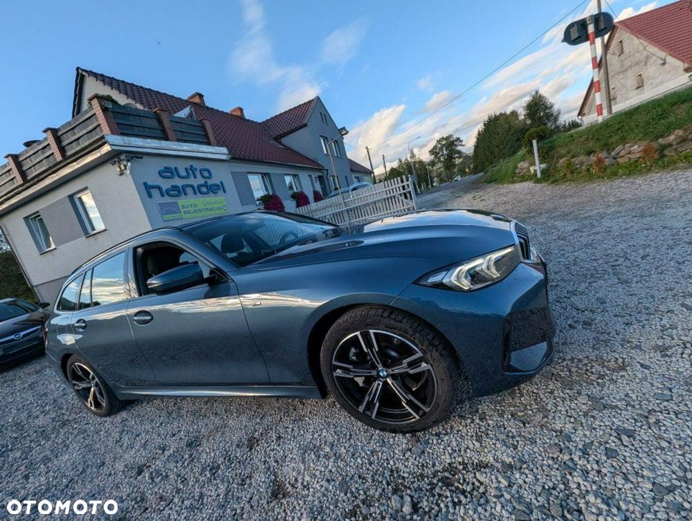 BMW Seria 3 330i xDrive M Sport - 1