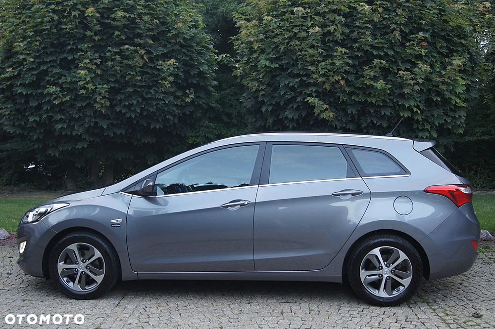 Hyundai i30 blue Kombi 1.4 YES Silver - 9