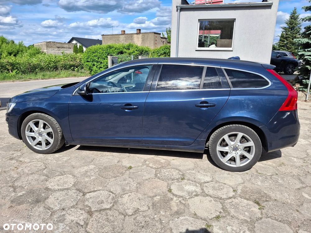Volvo V60 D2 Momentum - 8