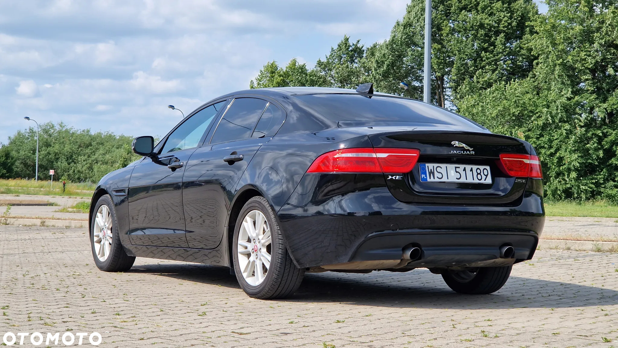 Jaguar XE 25t Prestige - 13
