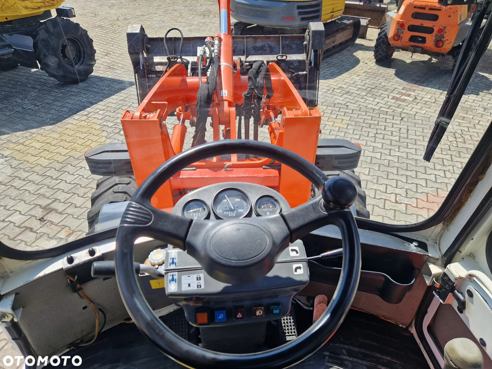 Kubota R 520 N - 13