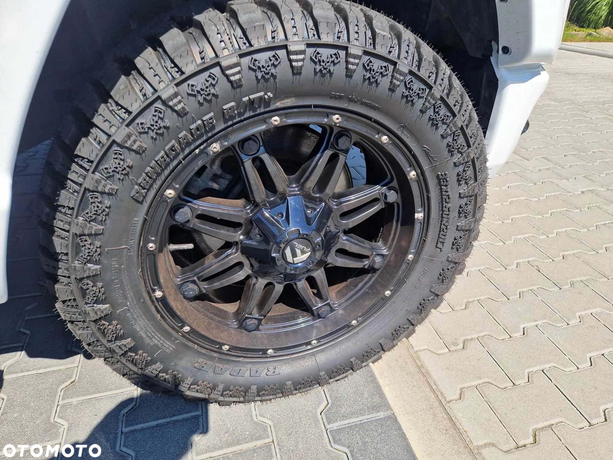 Dodge RAM 1500 5.7 4x4 - 16