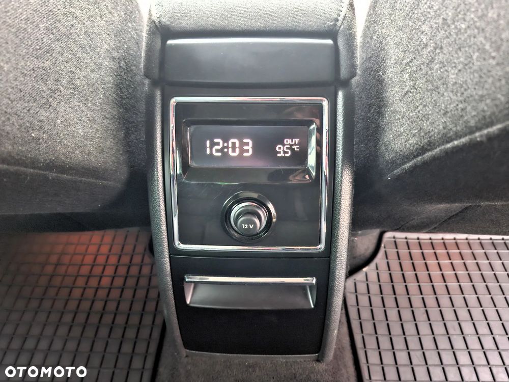 Skoda Superb 2.0 TDI PD Comfort - 11