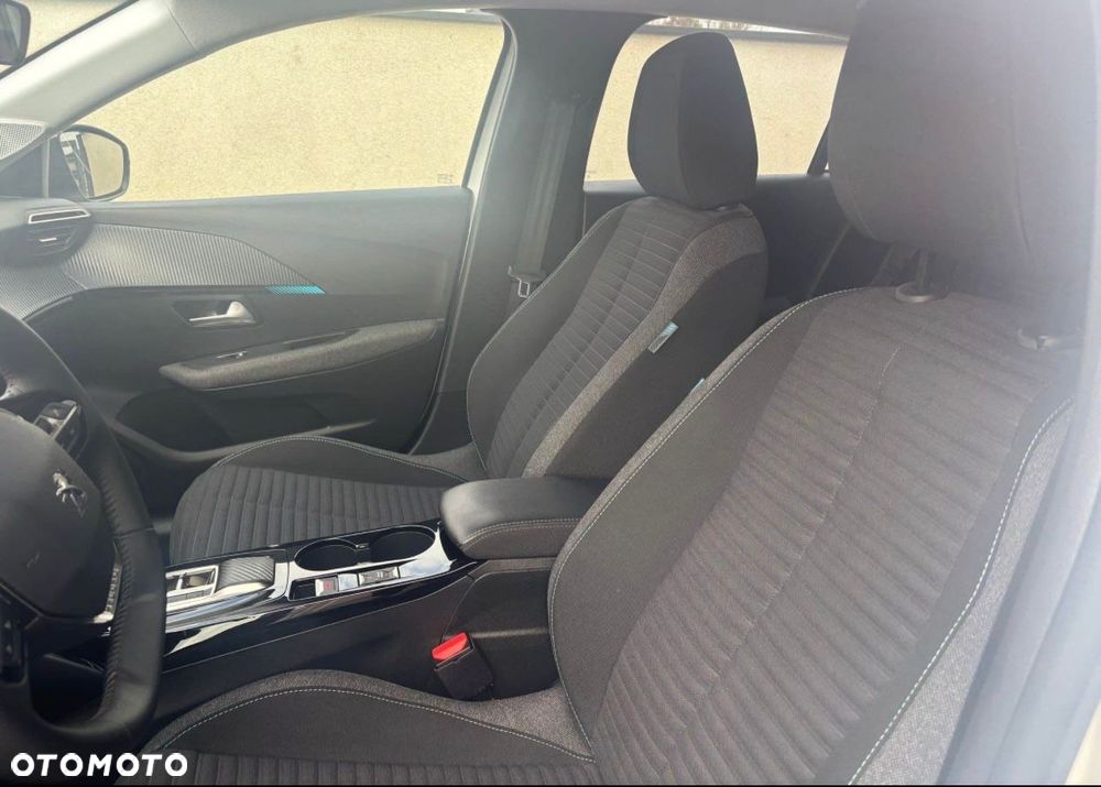 Peugeot 208 Elektromotor 136 E-Style - 13
