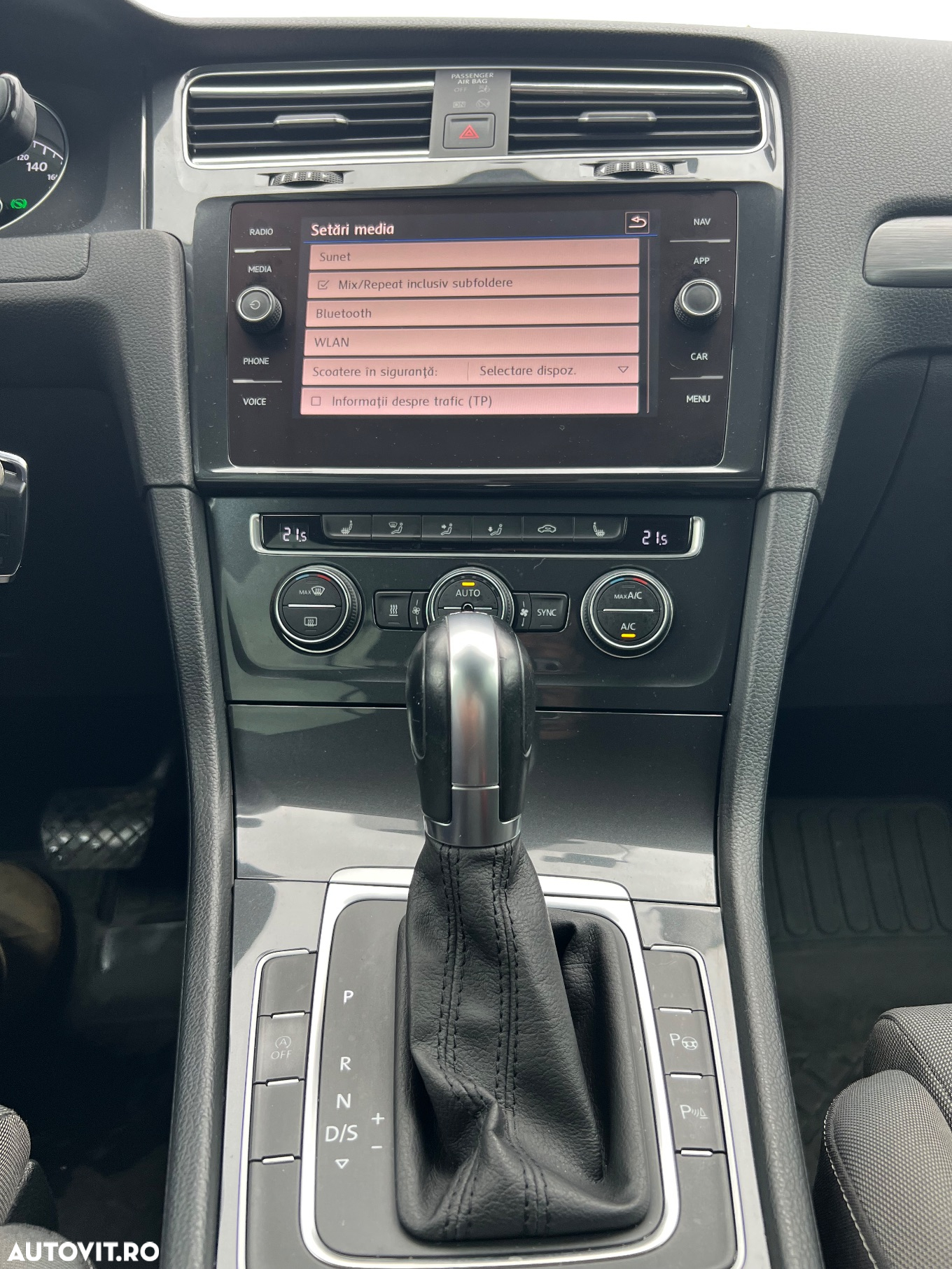 Volkswagen Golf 1.6 TDI DSG Comfortline - 8