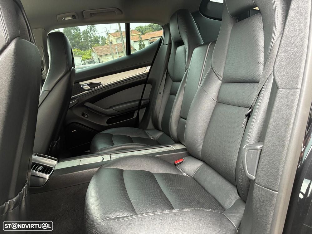 Porsche Panamera Platinum Edition - 23