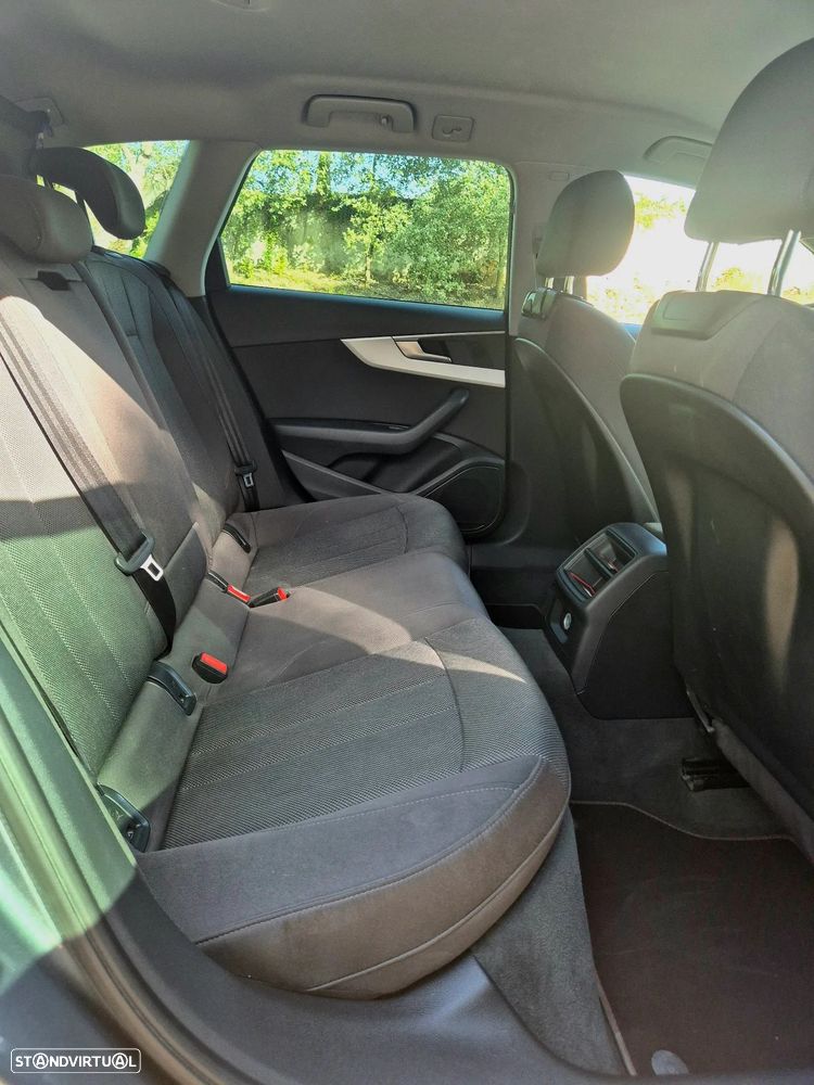 Audi A4 Avant 2.0 TDI Business Line - 13