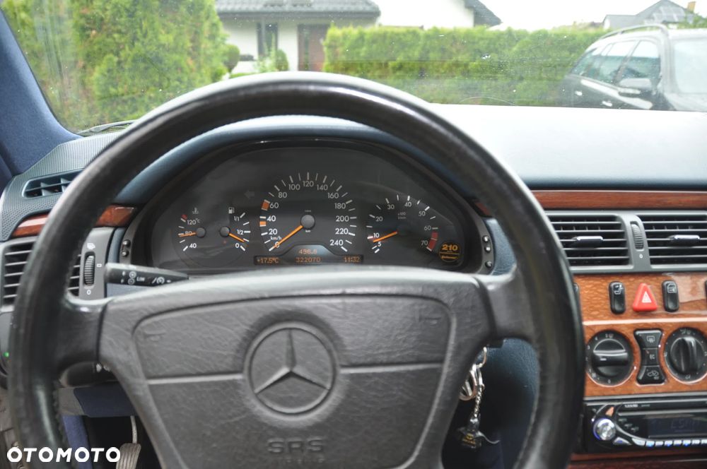Mercedes-Benz Klasa E - 15