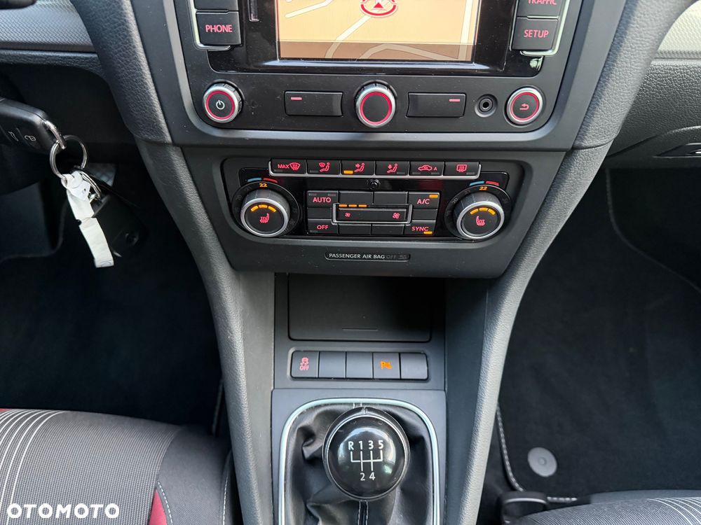 Volkswagen Golf 1.6 TDI DPF MATCH - 18