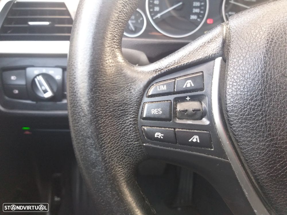 BMW 320 d Touring Advantage Auto - 16