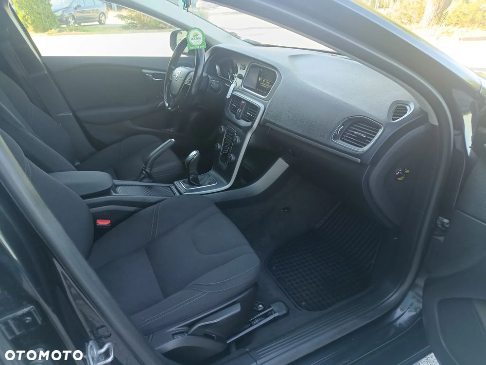 Volvo V40 D4 Momentum - 9