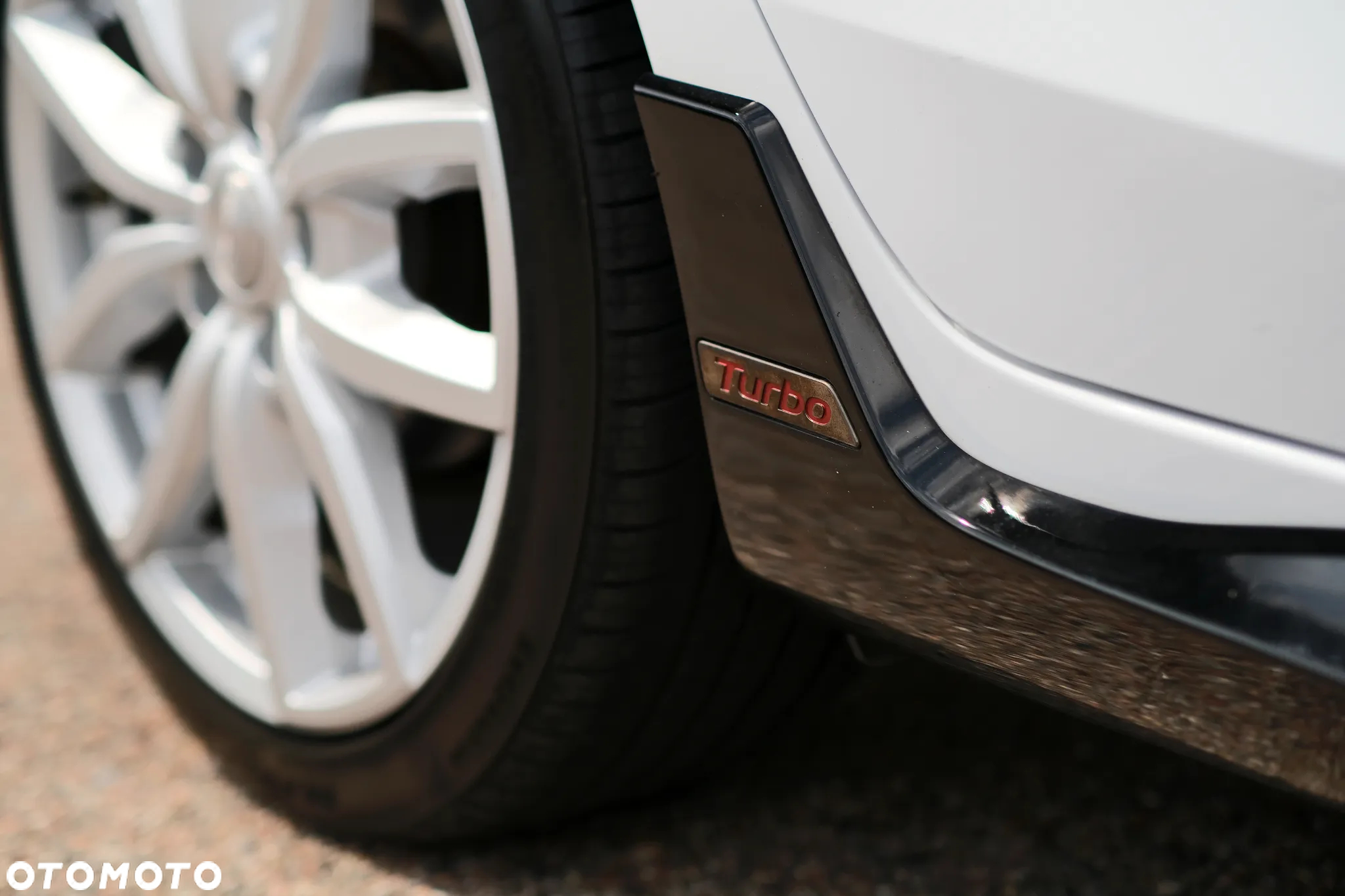 Hyundai Veloster - 40