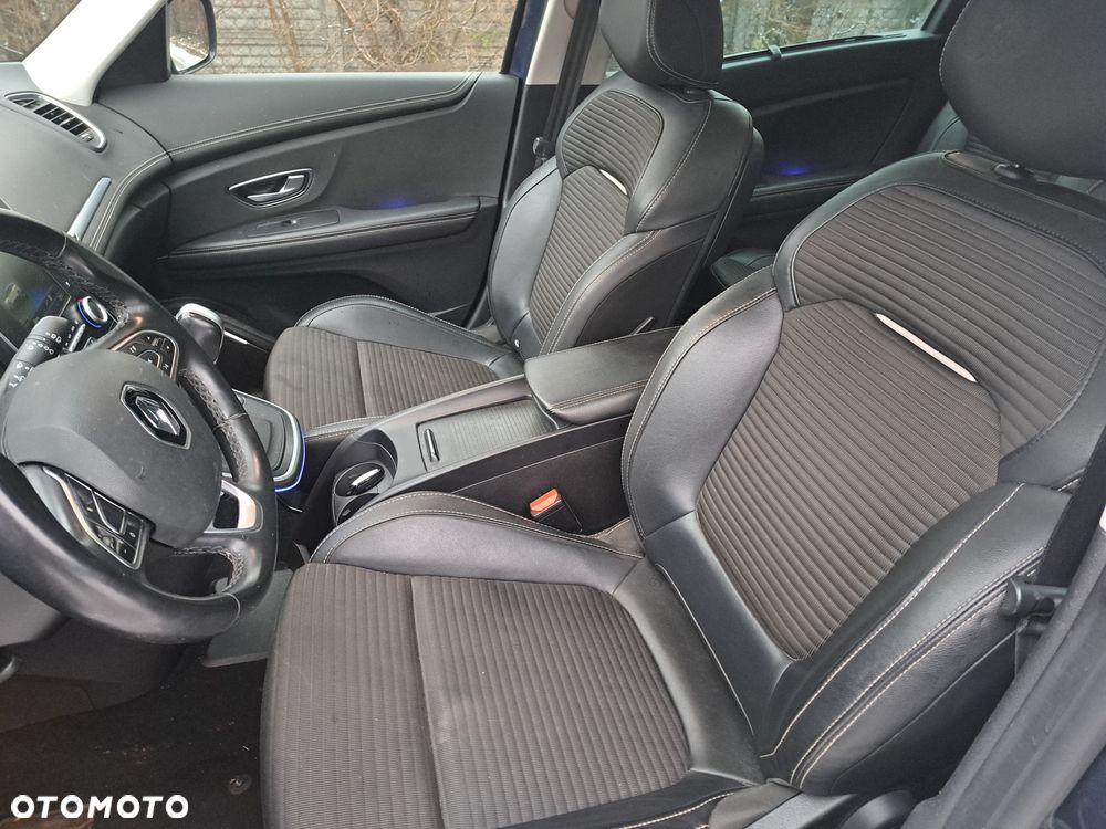 Renault Grand Scenic - 10