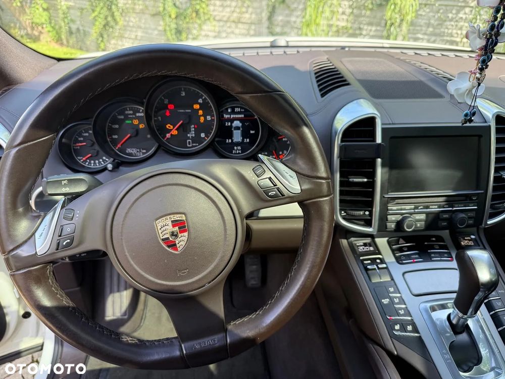 Porsche Cayenne - 6
