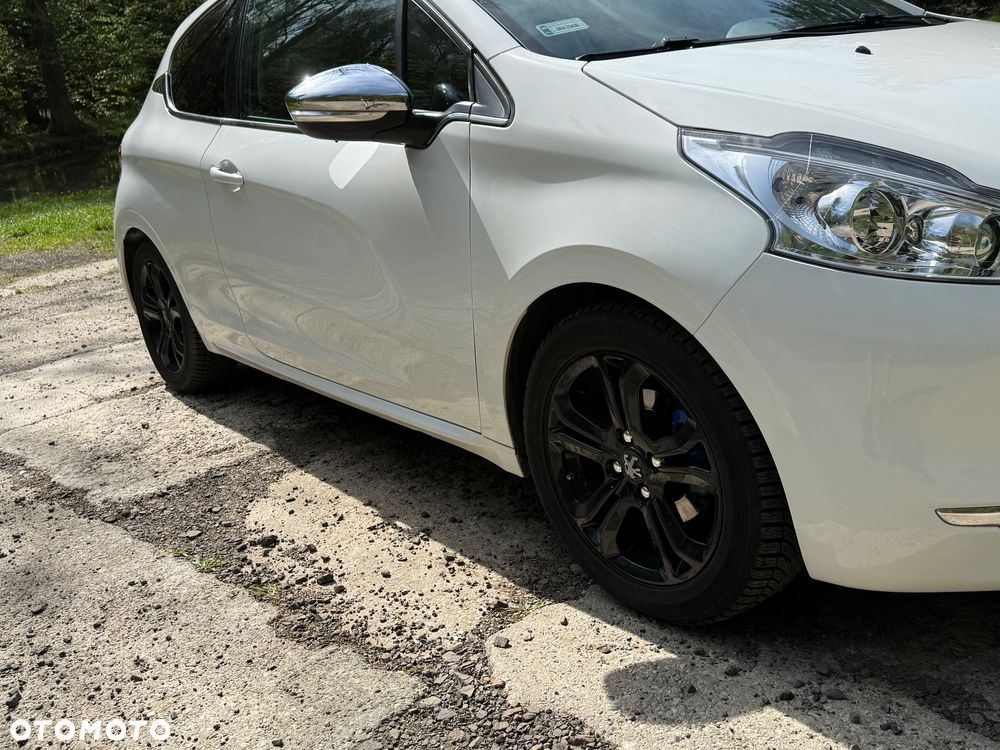 Peugeot 208 - 11
