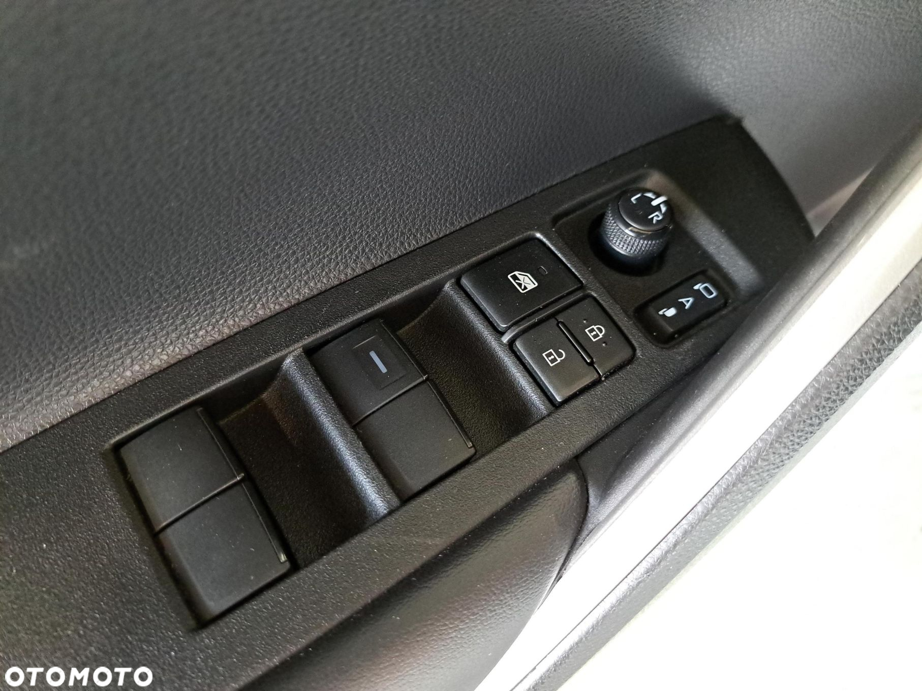 Toyota Corolla Cross 2.0 Hybrid Comfort - 25