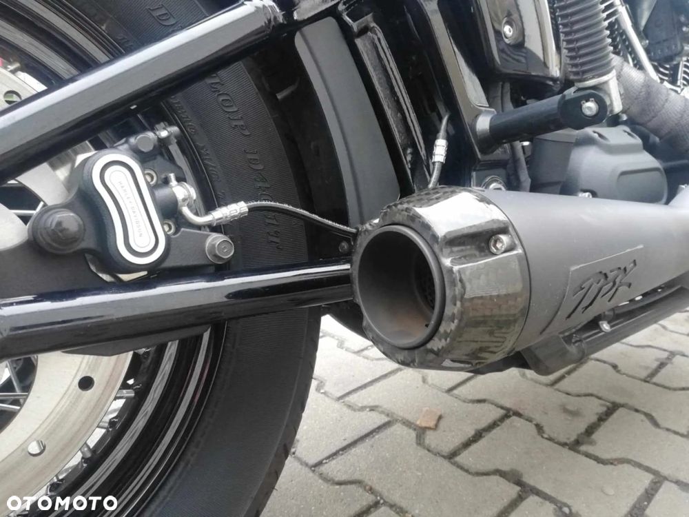 Harley-Davidson Softail Street Bob - 7