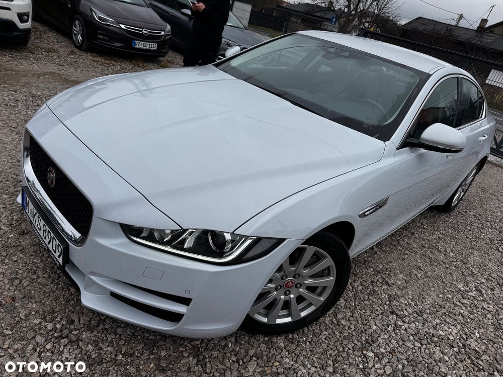 Jaguar XE 2.0 T Prestige - 21