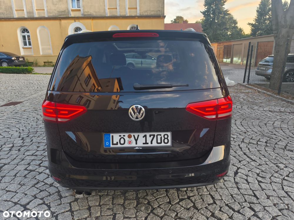Volkswagen Touran - 15