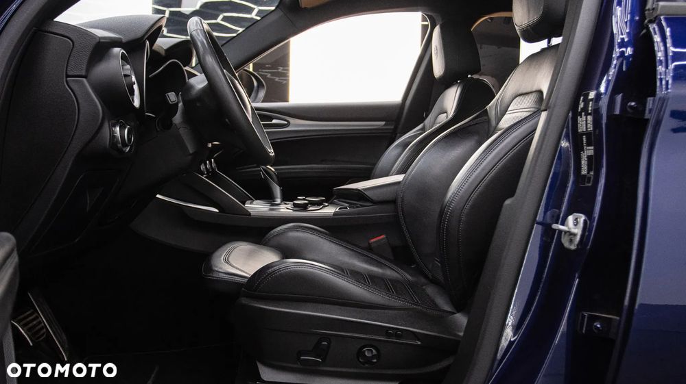 Alfa Romeo Stelvio 2.0 Turbo Executive Q4 - 15