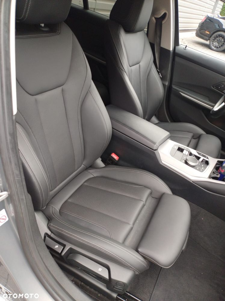 BMW Seria 3 316d MHEV Sport Line - 12