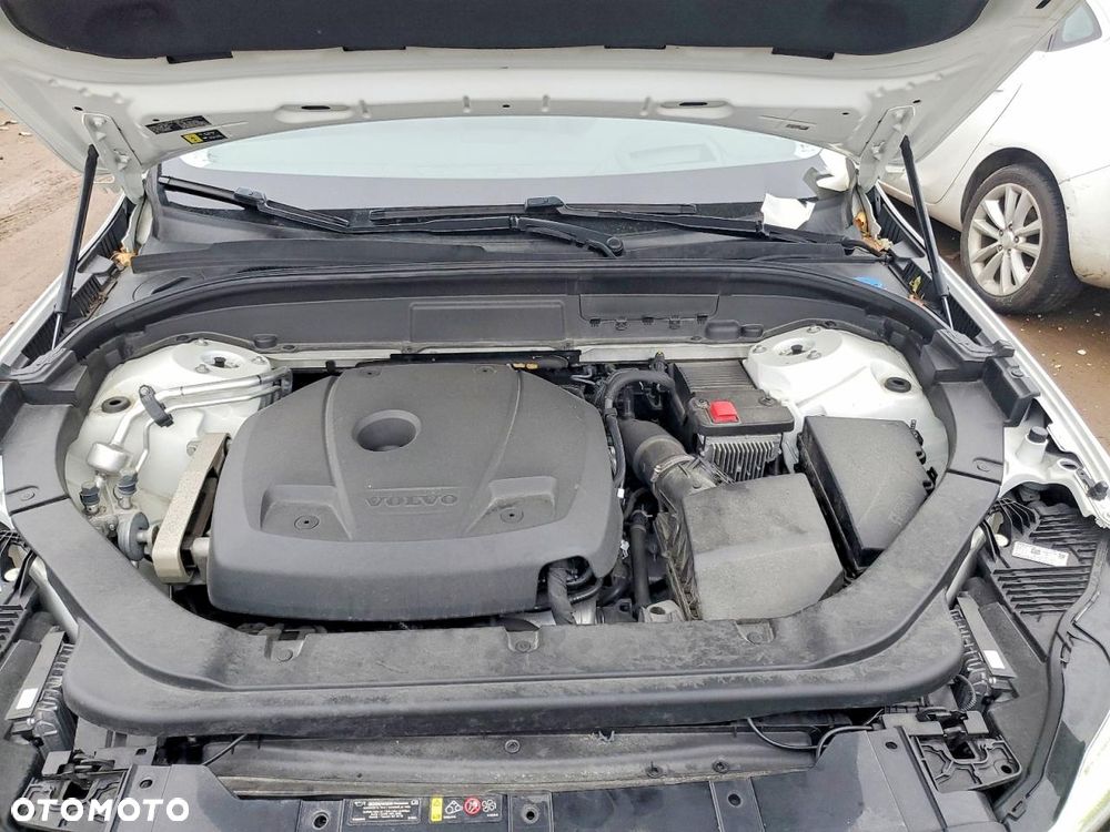 Volvo XC 60 T5 AWD Momentum - 10