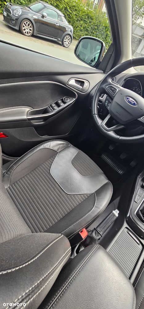 Ford Focus 1.0 EcoBoost Titanium - 7