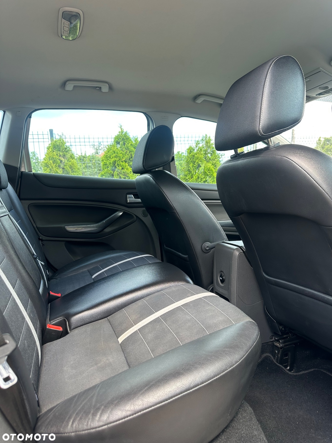 Ford Kuga 2.0 TDCi 2x4 Titanium - 8