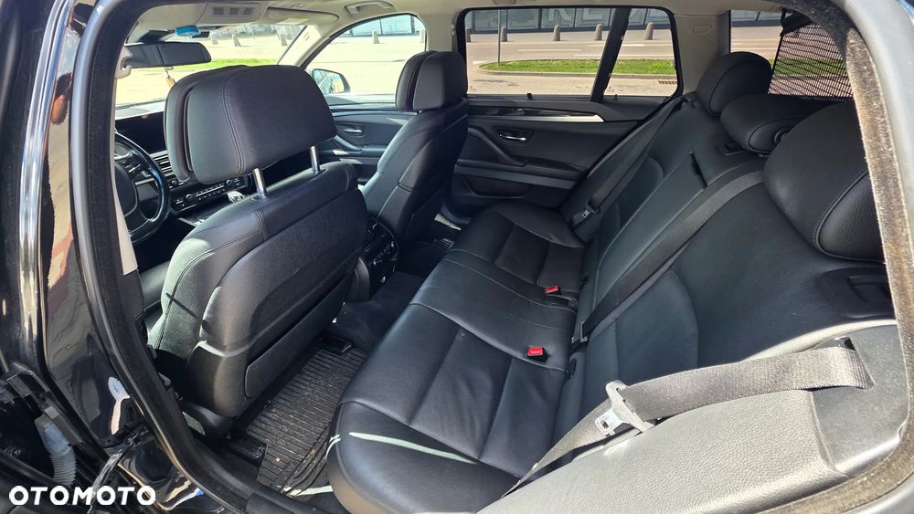 BMW Seria 5 530d xDrive Luxury Line - 7