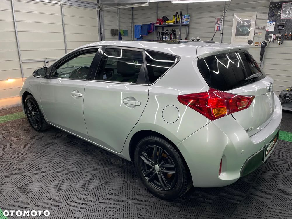 Toyota Auris - 18