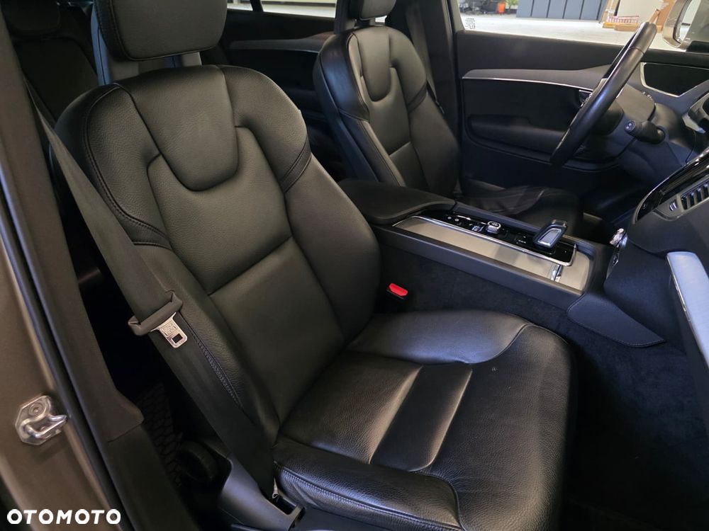 Volvo XC 90 B5 D AWD Geartronic Momentum Pro - 19