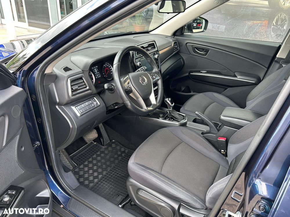 SsangYong Tivoli 1.5 T-GDi 4WD Automatik Black - 9