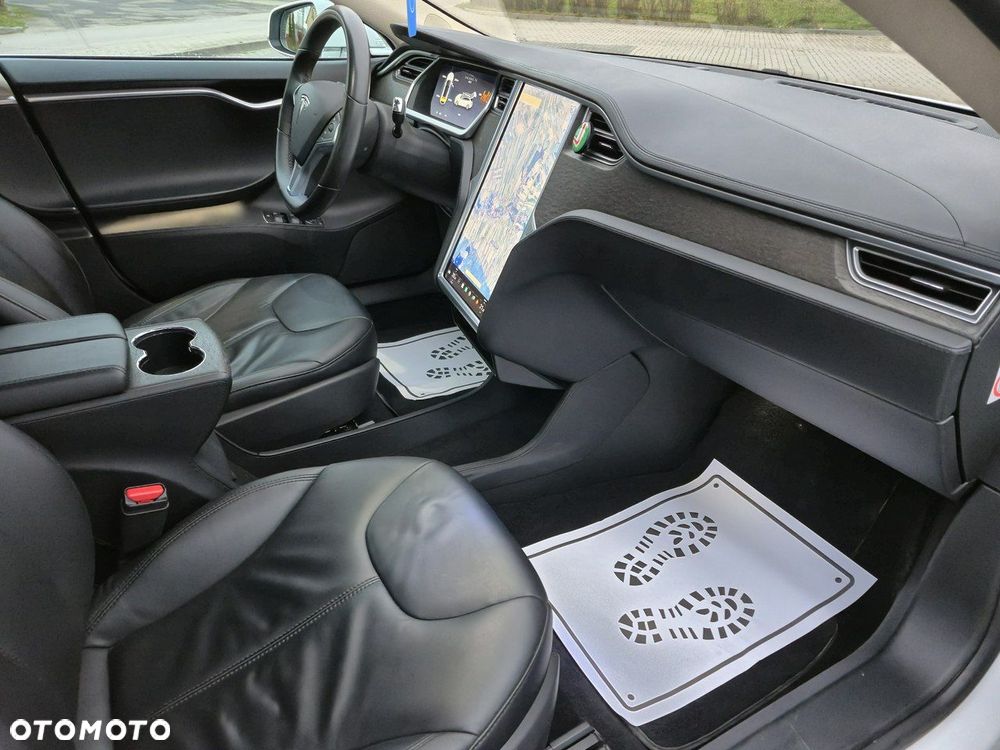 Tesla Model S - 13